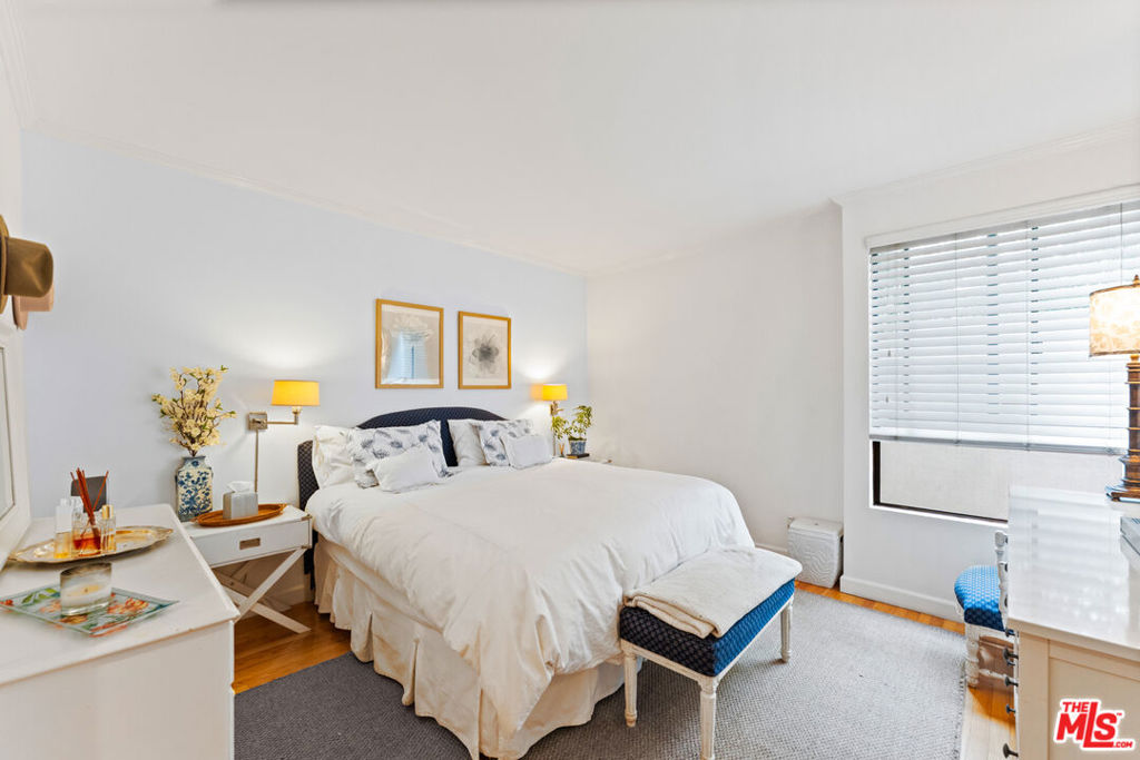 12115 San Vicente Boulevard 111 Property Photo 18