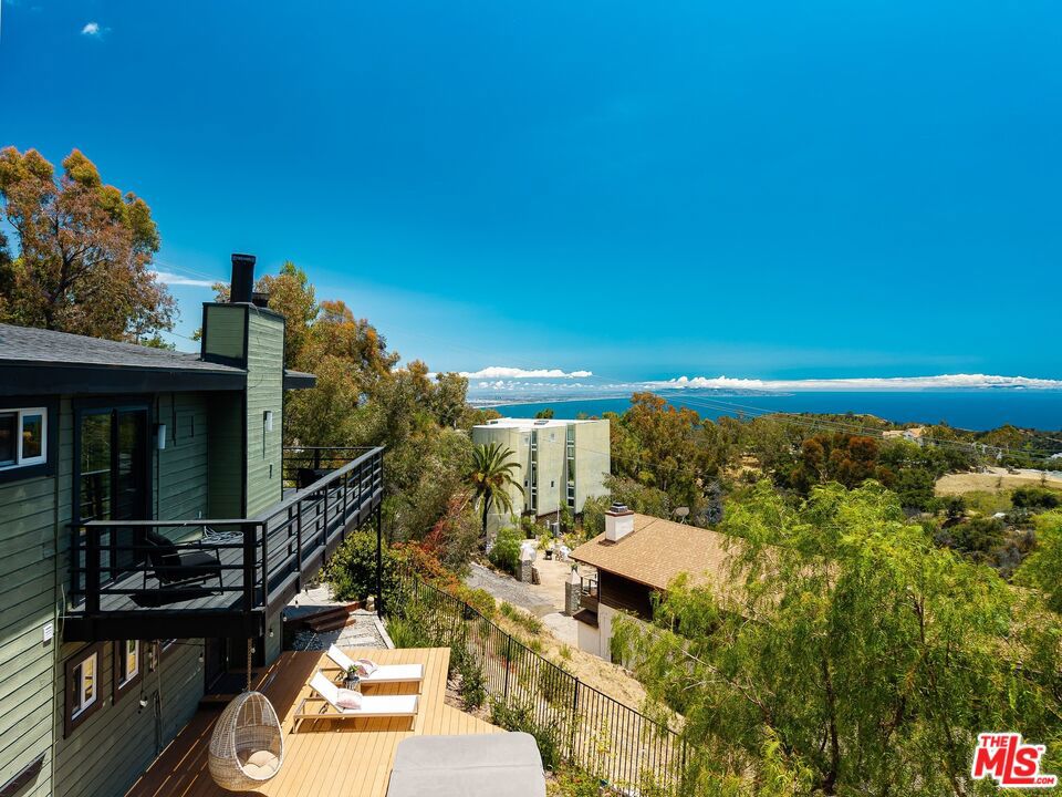 21625 Saddle Peak Road Property Photo 1