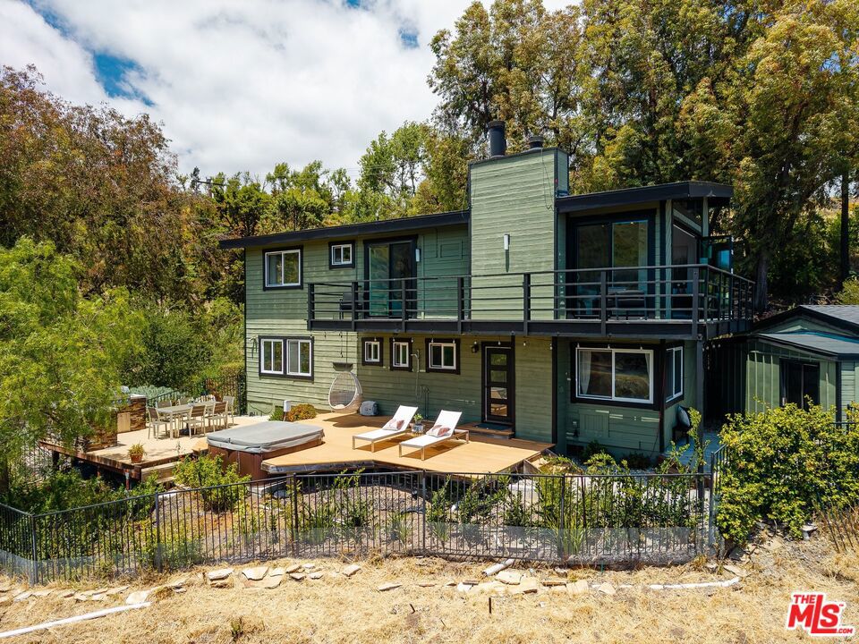 21625 Saddle Peak Road Property Photo 2