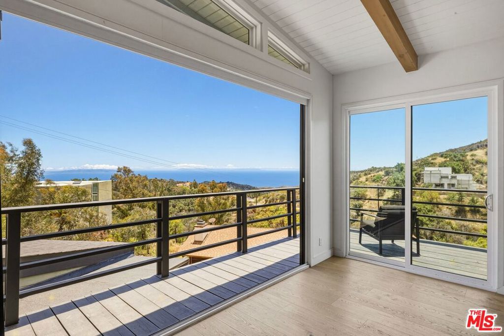21625 Saddle Peak Road Property Photo 8
