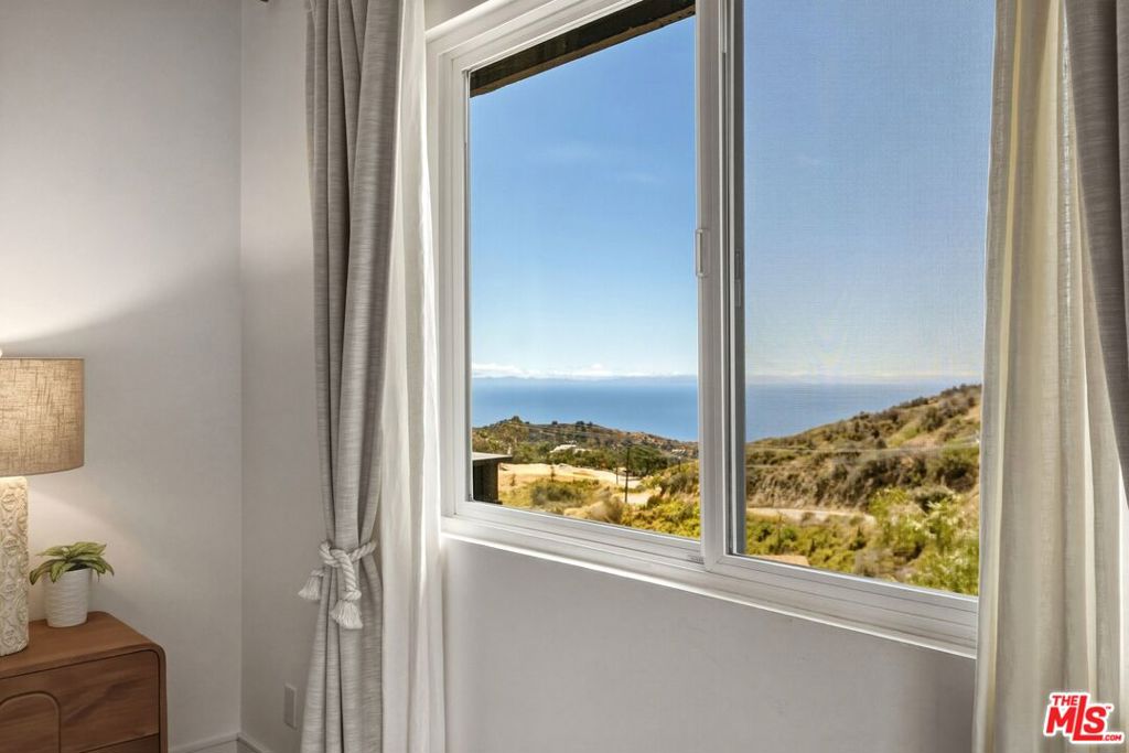 21625 Saddle Peak Road Property Photo 24