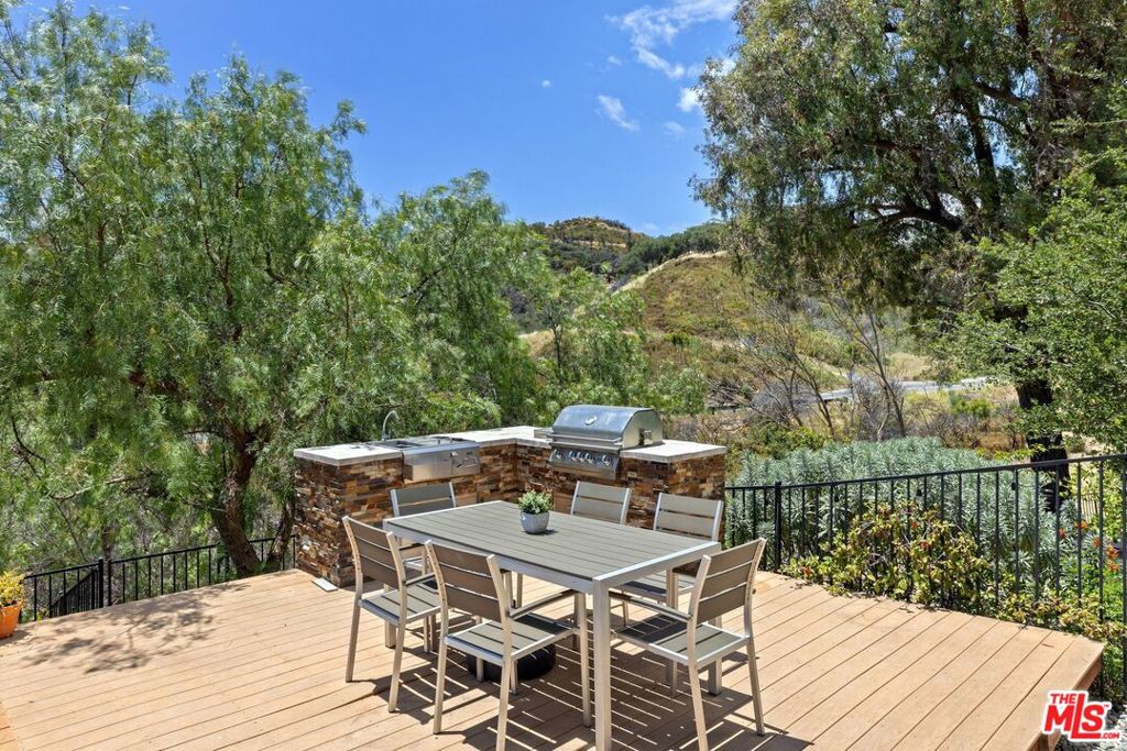 21625 Saddle Peak Road Property Photo 44