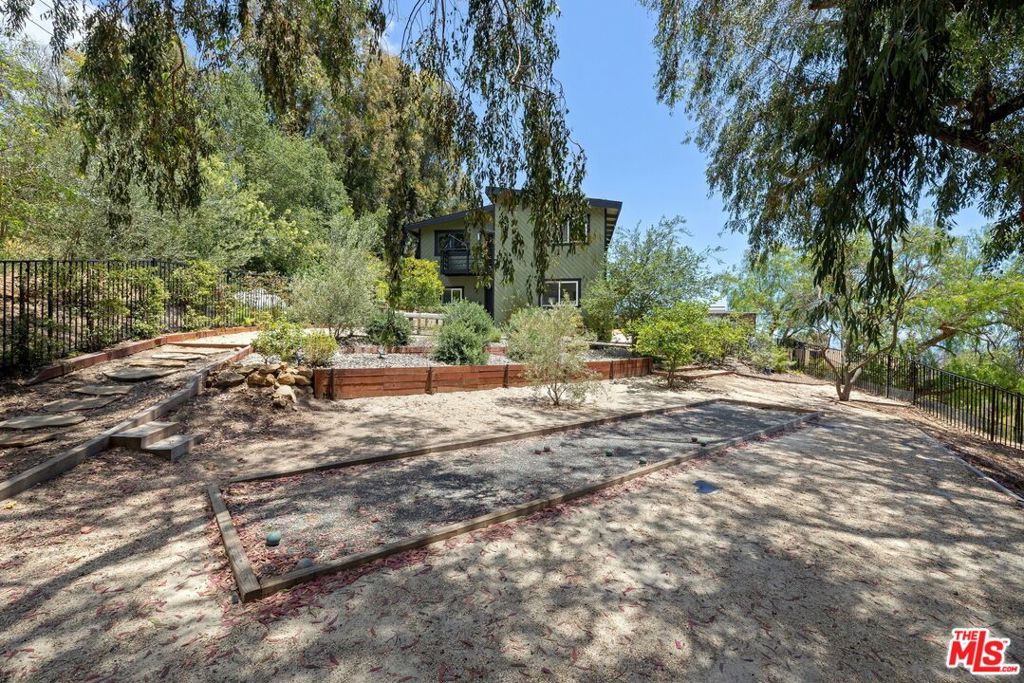 21625 Saddle Peak Road Property Photo 45