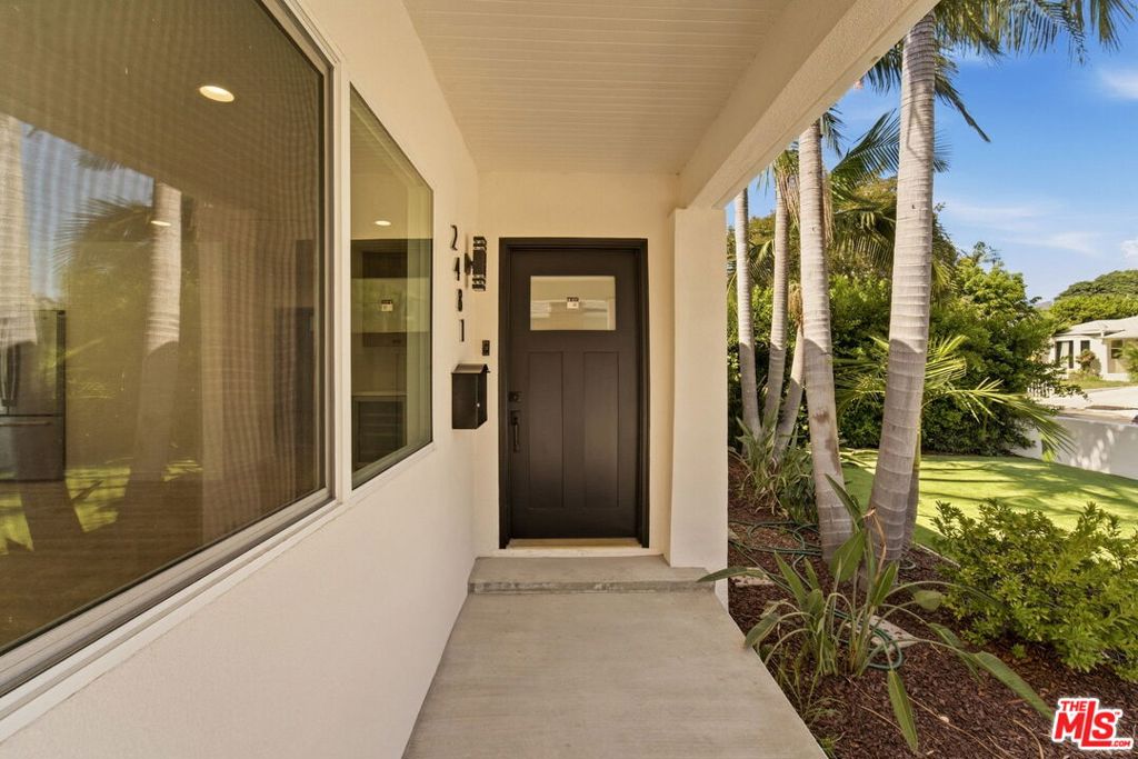 2481 Coolidge Avenue Property Photo 4