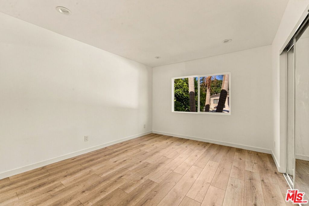 2481 Coolidge Avenue Property Photo 16