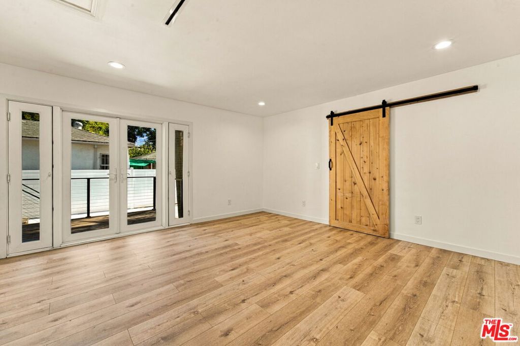 2481 Coolidge Avenue Property Photo 26