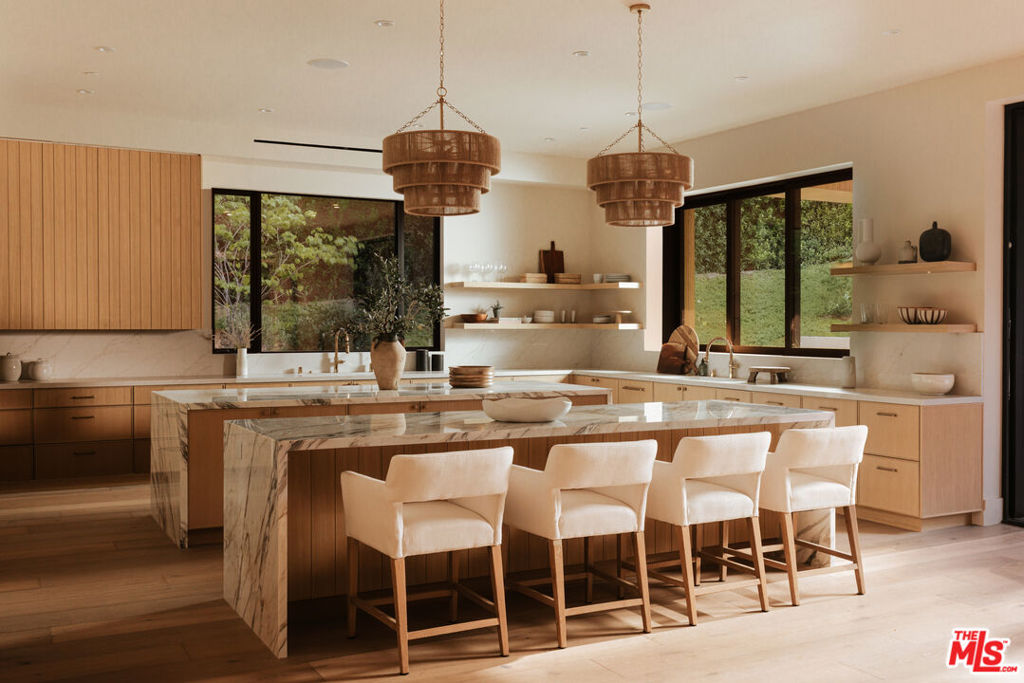 5287 Round Meadow Road Property Photo 8