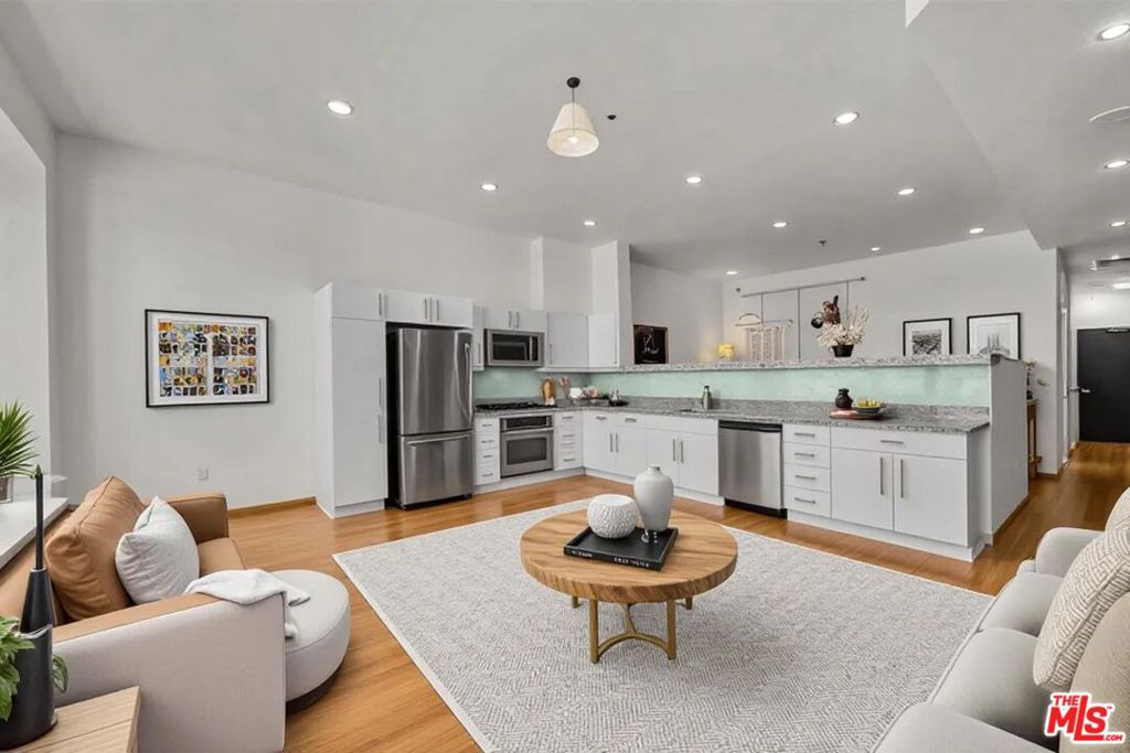 1100 Wilshire Boulevard 2605 Property Photo 6