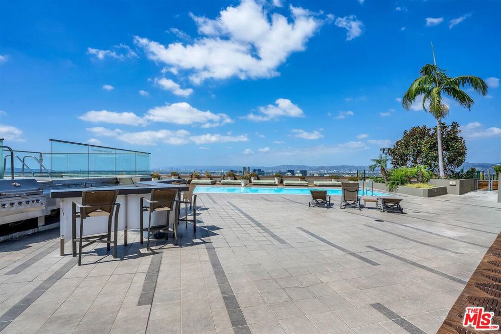 1100 Wilshire Boulevard 2605 Property Photo 15