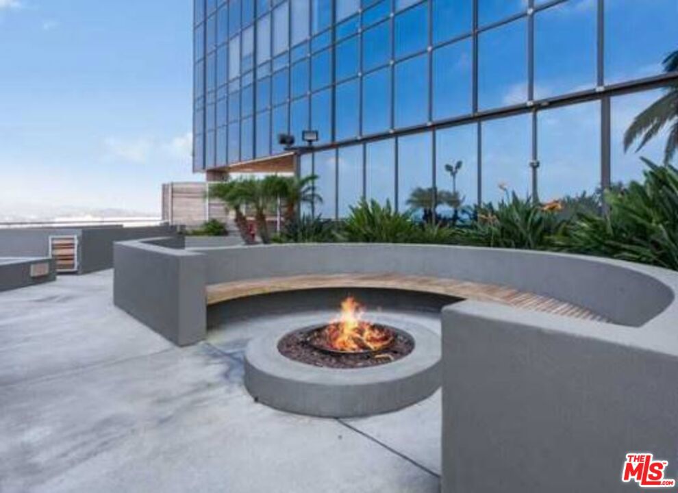 1100 Wilshire Boulevard 2605 Property Photo 24
