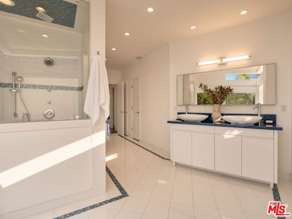 11955 Pinnacle Place Property Photo 29