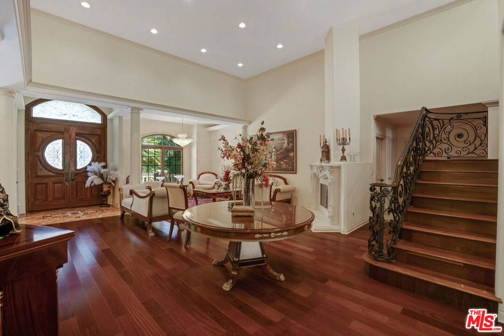 12408 W Sunset Boulevard Property Photo 11