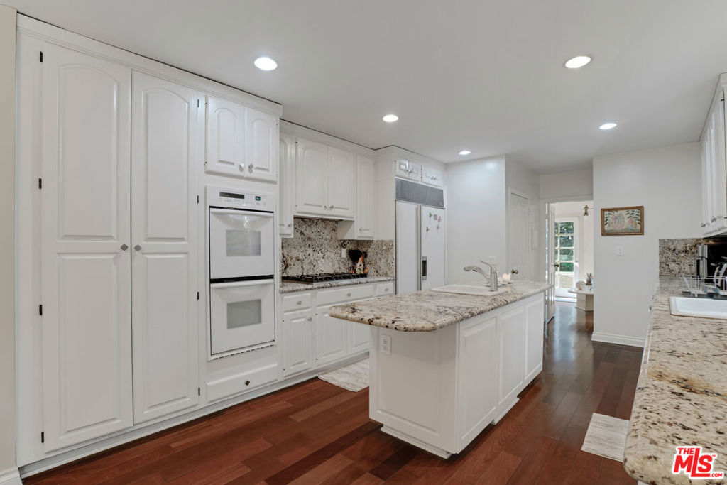12408 W Sunset Boulevard Property Photo 22