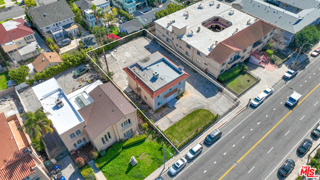 702 Crenshaw Boulevard Property Photo 1