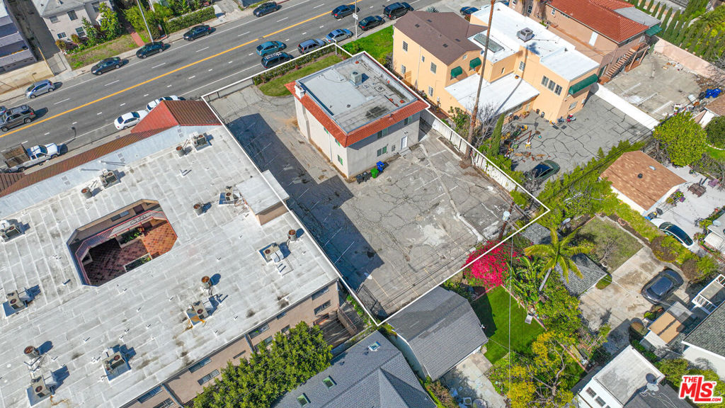 702 Crenshaw Boulevard Property Photo 8