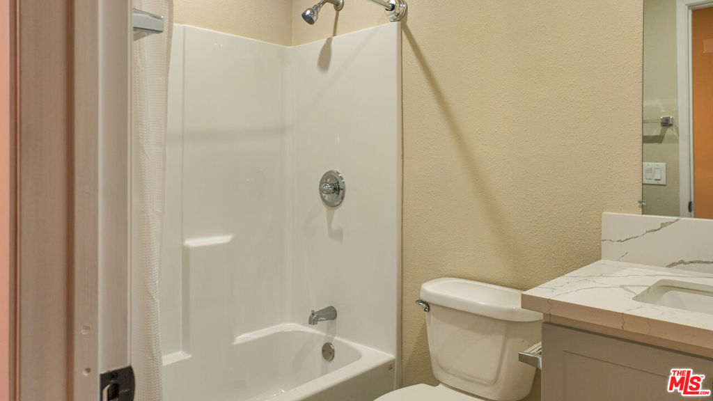 702 Crenshaw Boulevard Property Photo 19