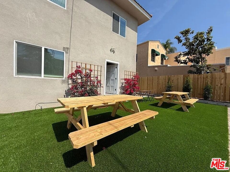702 Crenshaw Boulevard Property Photo 27