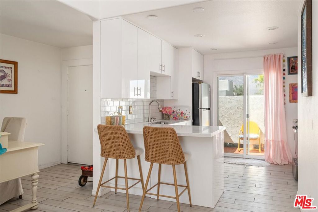 1527 Spyglass Plaza Property Photo 3
