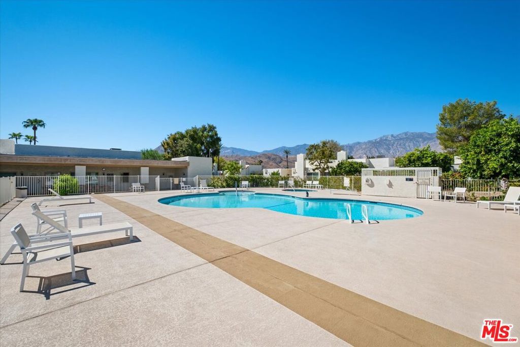 1527 Spyglass Plaza Property Photo 15