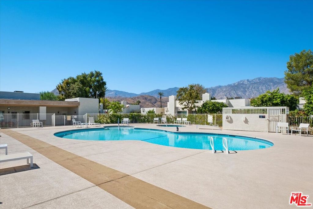 1527 Spyglass Plaza Property Photo 16