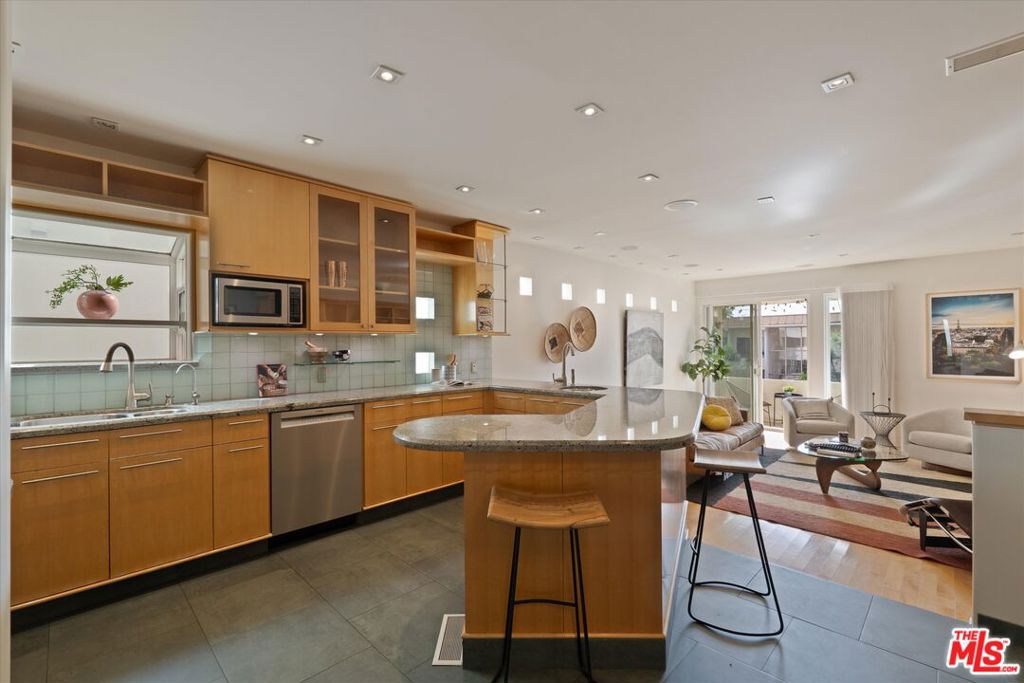 11925 Mayfield Avenue 2 Property Photo 11