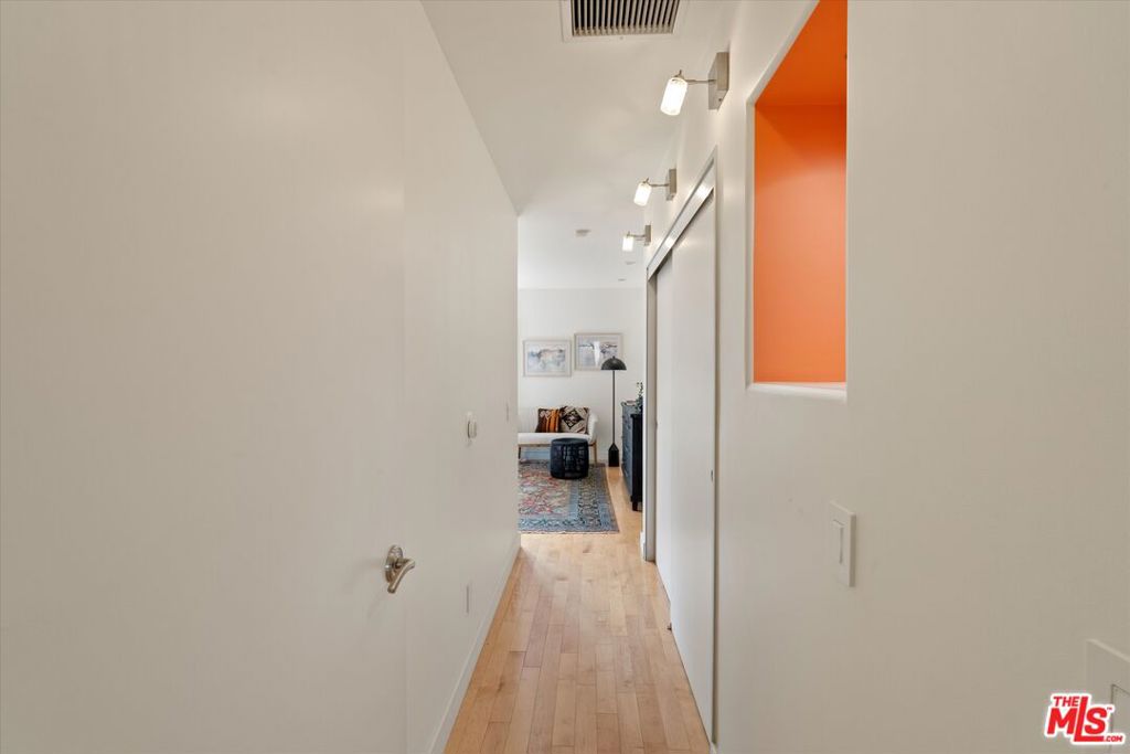 11925 Mayfield Avenue 2 Property Photo 18