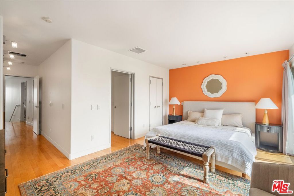 11925 Mayfield Avenue 2 Property Photo 20