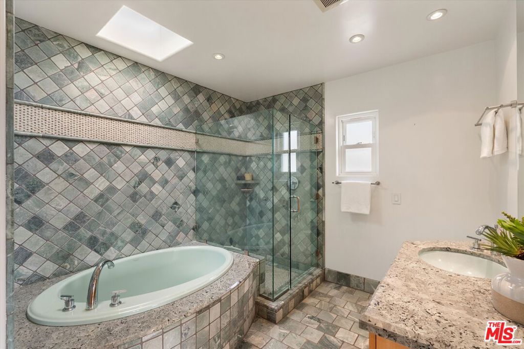 11925 Mayfield Avenue 2 Property Photo 25
