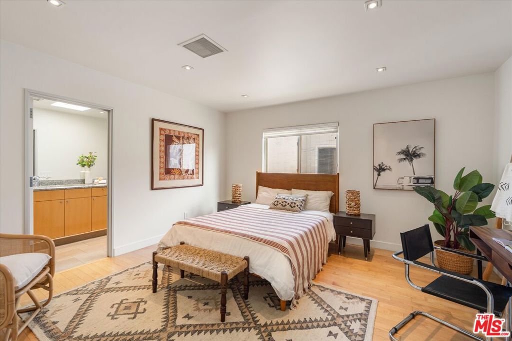 11925 Mayfield Avenue 2 Property Photo 28