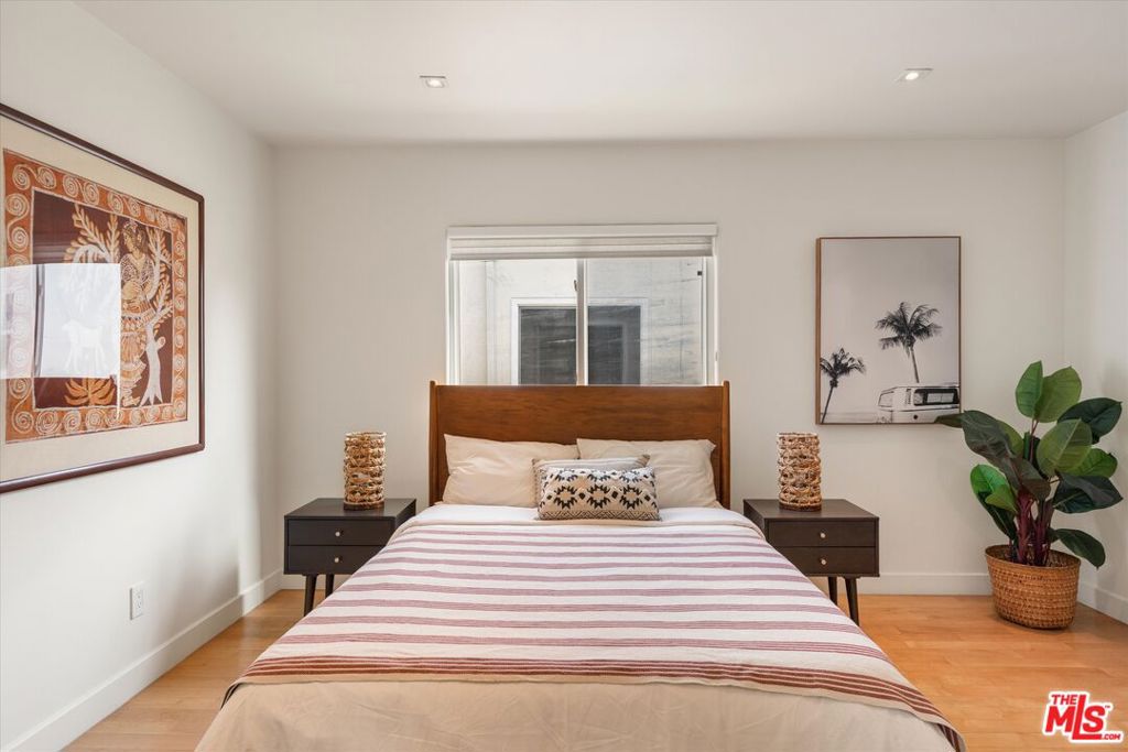 11925 Mayfield Avenue 2 Property Photo 29