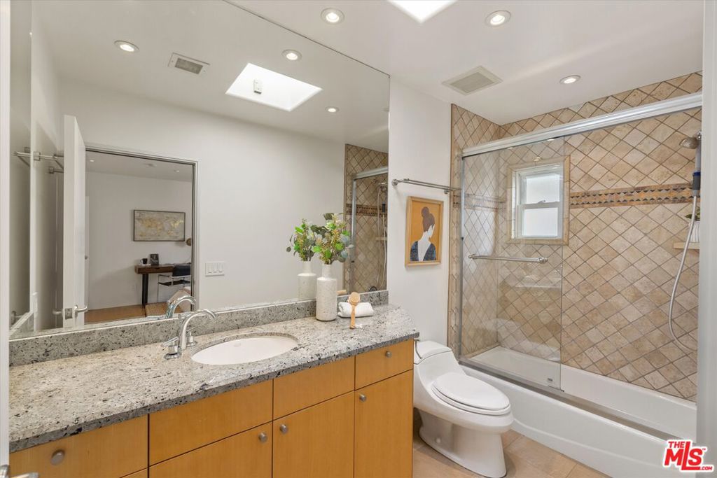 11925 Mayfield Avenue 2 Property Photo 31
