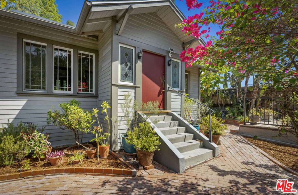 1551 Cerro Gordo Street Property Photo 8