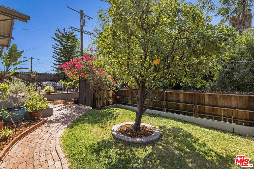 1551 Cerro Gordo Street Property Photo 10