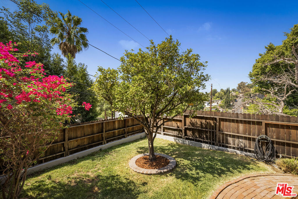 1551 Cerro Gordo Street Property Photo 11