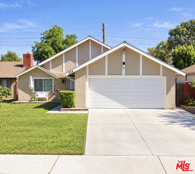 874 Smallwood Street Property Photo 1