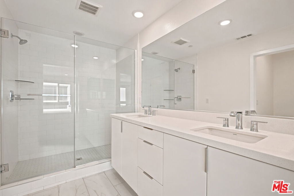 5262 N Rainier Way Property Photo 12