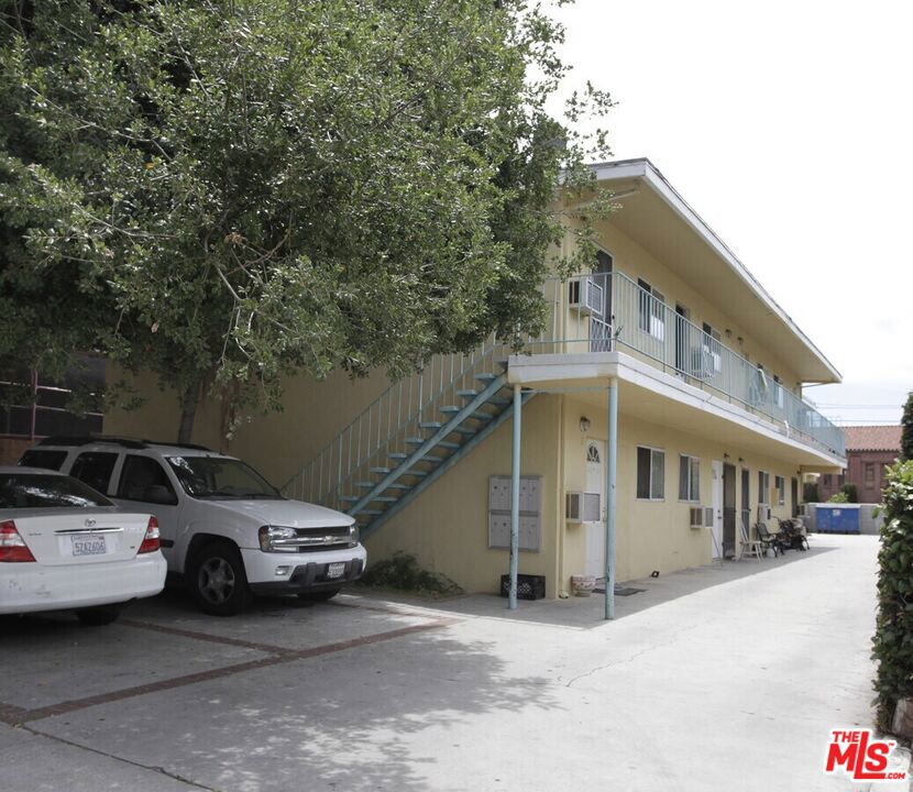 11324 Huston Street Property Photo 1