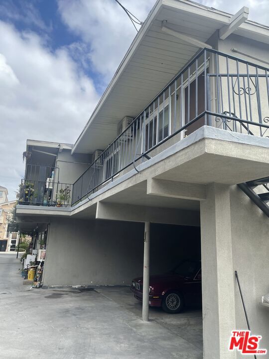11324 Huston Street Property Photo 3