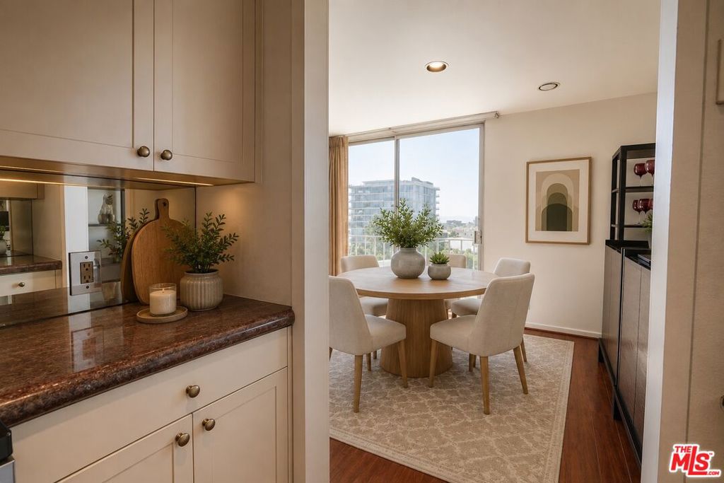 100 S Doheny Drive 711 Property Photo 14