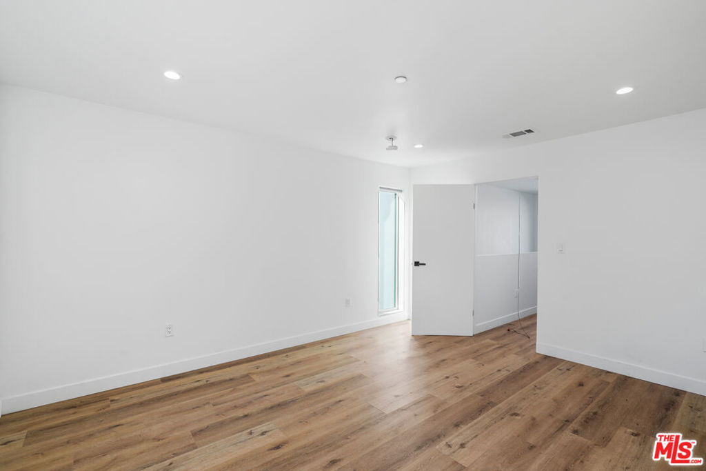 839 N Mccadden Pl C Property Photo 9