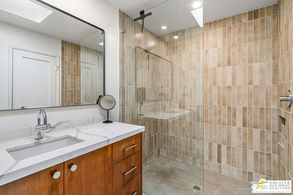344 E Avenida Granada Property Photo 40
