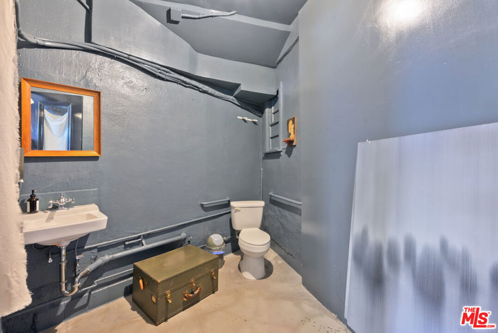 3305 Division Street Property Photo 7