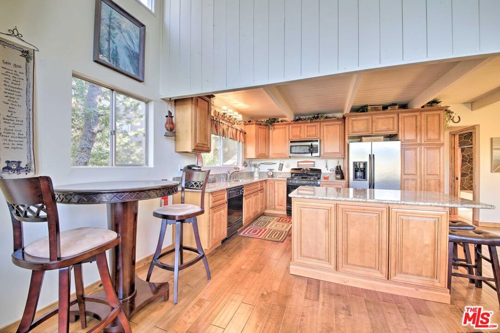 888 Grass Valley Road Property Photo 6