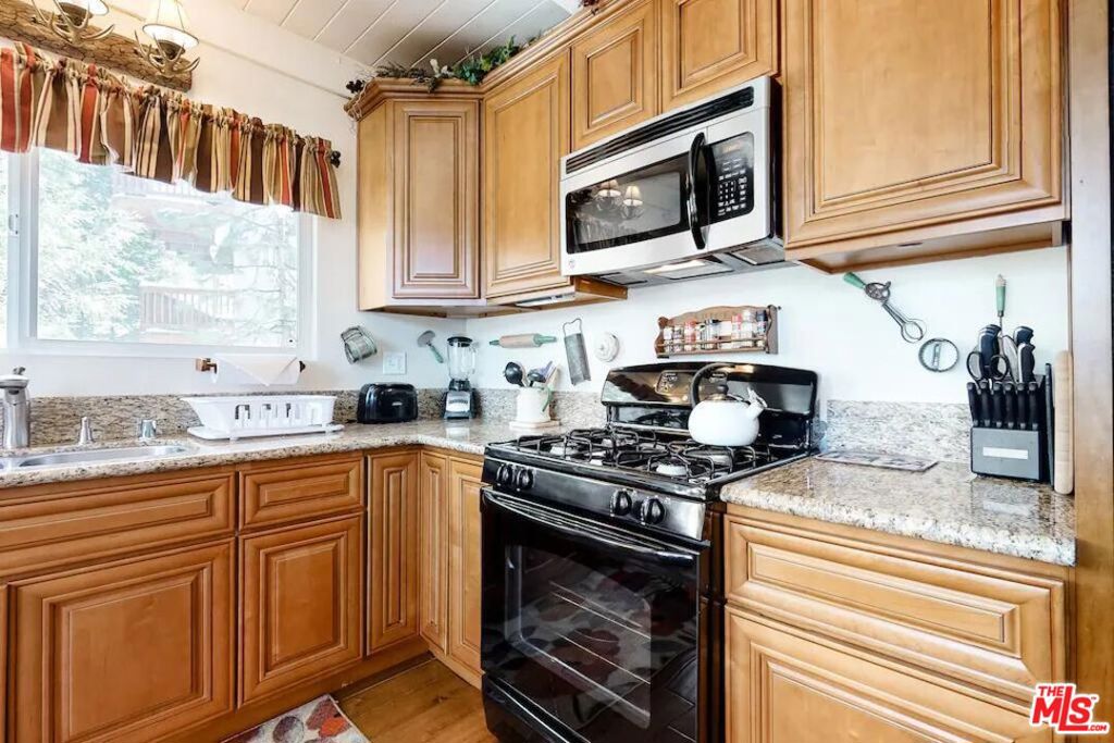 888 Grass Valley Road Property Photo 9