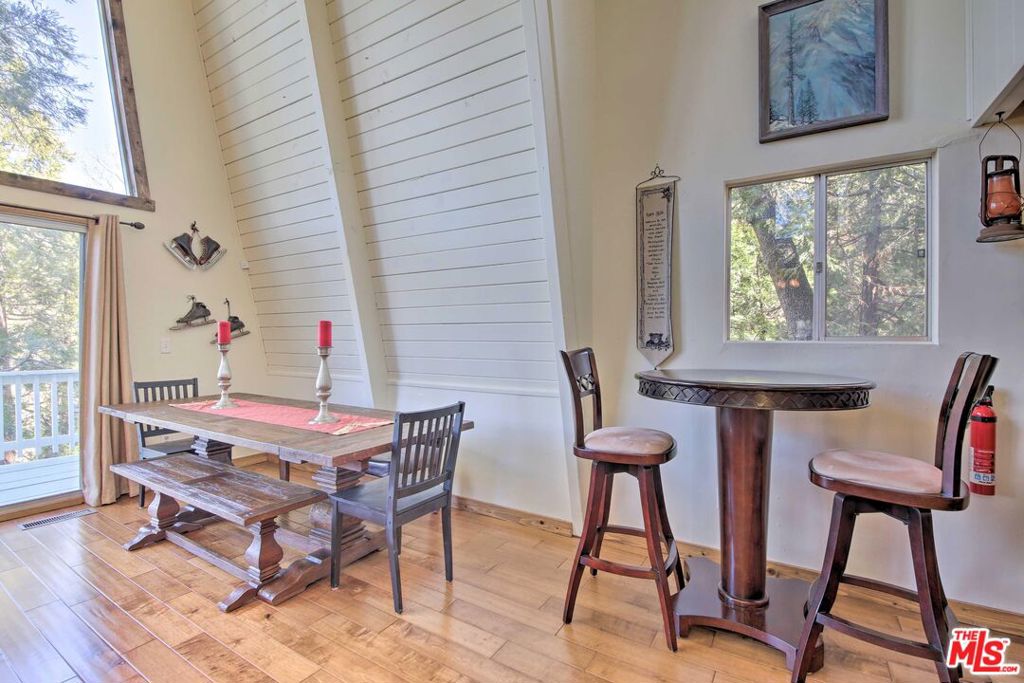 888 Grass Valley Road Property Photo 11