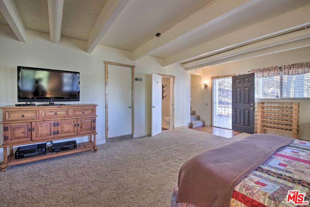 888 Grass Valley Road Property Photo 14