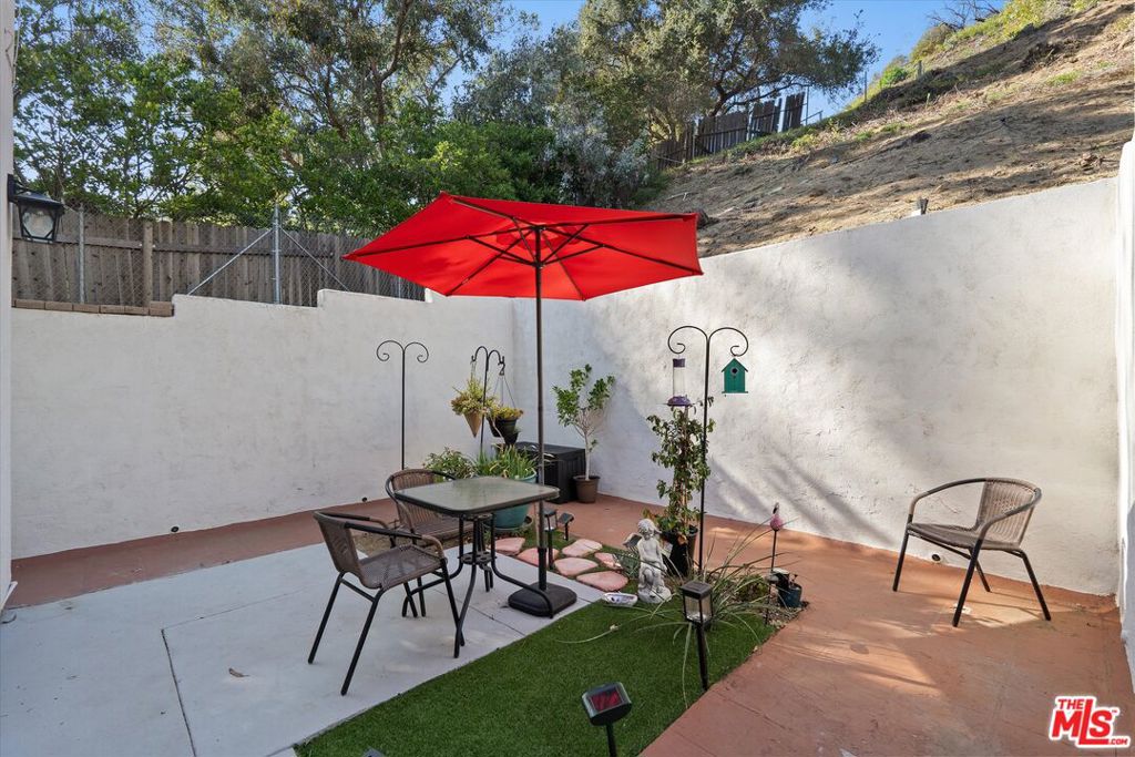8171 Willow Glen Road Property Photo 28