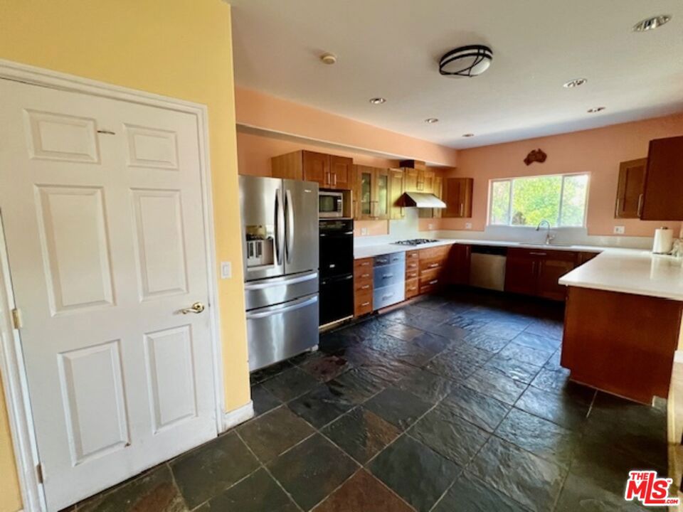 17355 Lemac Street Property Photo 9