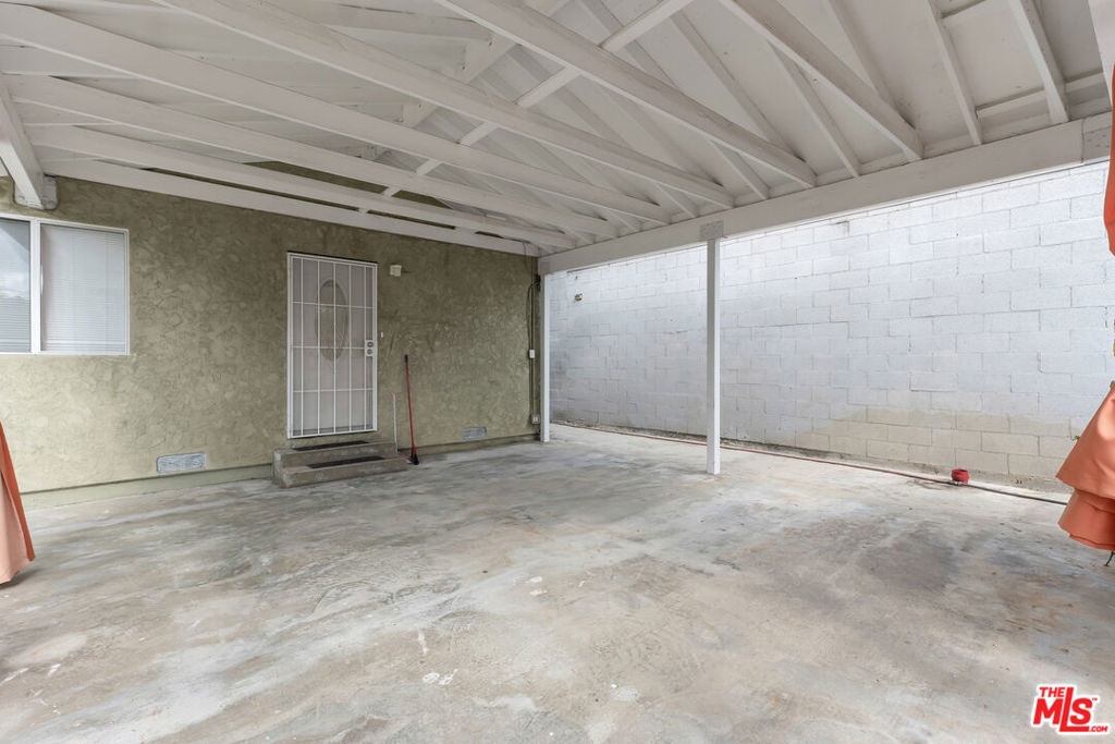 10914 S Osage Avenue Property Photo 11