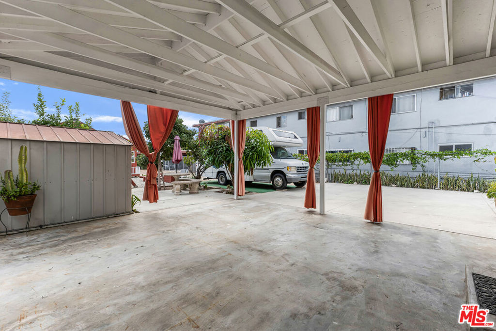 10914 S Osage Avenue Property Photo 12